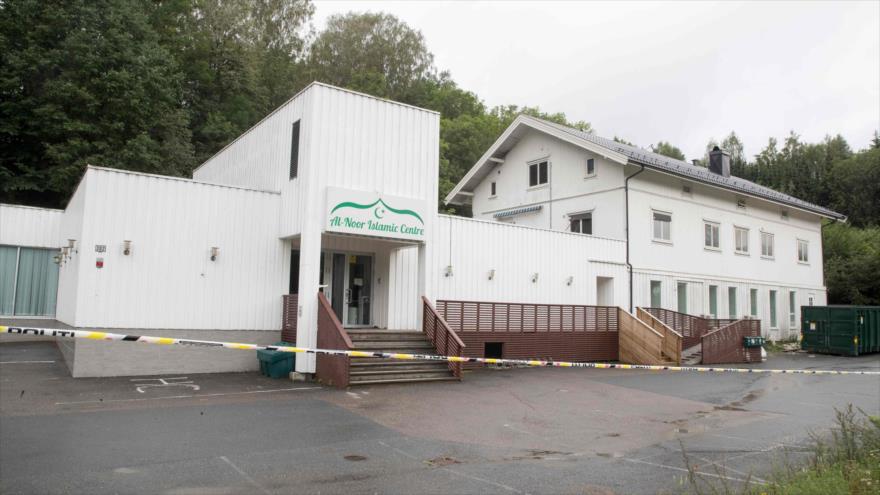 Noruega tilda de “intento de acto terrorista” tiroteo en mezquita