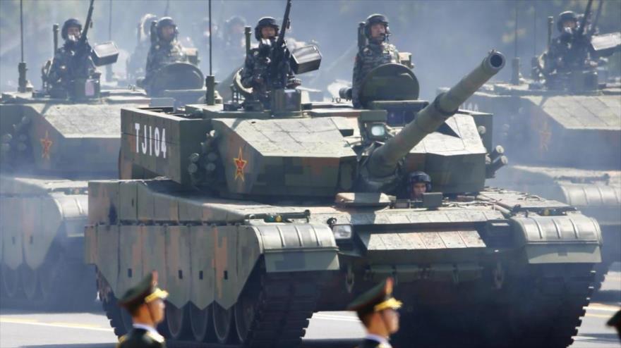 Vídeo: China envía vehículos militares a la frontera con Hong Kong