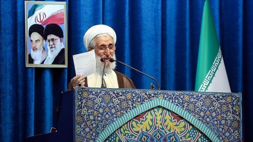 El hoyatolislam Kazem Sediqi imam del rezo del viernes de Teherán, capital iraní, ofrece su sermón de esta semana. 16 de agosto de 2019. (Foto: Tasnim)