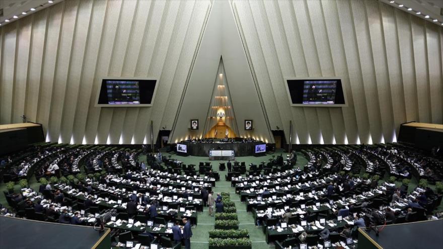 Una sesión de la Asamblea Consultiva Islámica de Irán (Mayles) en Teherán, capital.