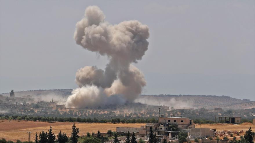 Medios: Fuerza Aérea de Siria ataca convoy militar turco en Idlib
