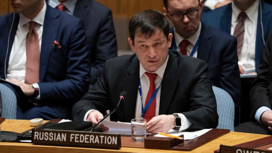 El representante ruso ante la ONU, Dmitri Polianski, habla durante una sesión del Consejo de Seguridad de las Naciones Unidas.