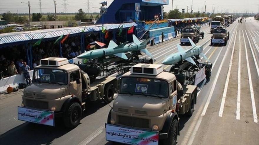 Misiles presentados en un desfile militar de las Fuerzas Armadas iraníes en Teherán. (Foto: Agencia Fars)