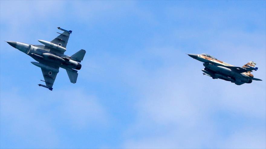 Cazas israelíes F-16 en pleno vuelo sobre el Mediterráneo, 9 de mayo de 2019. (Foto: AFP)