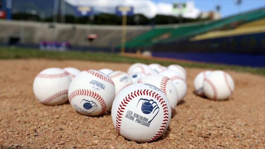 Las Ligas Mayores de Béisbol (MLB, en inglés) de EE.UU. prohíben a sus jugadores participar en la Liga Venezolana de Béisbol Profesional.