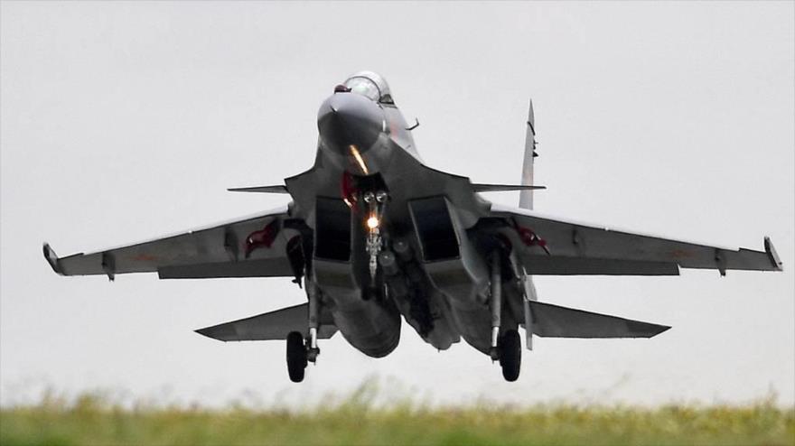 Vídeo: Aviadores militares rusos entrenan combate aéreo en Crimea | HISPANTV