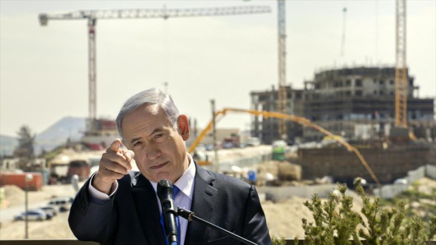 El primer ministro de Israel, Benjamín Netanyahu, durante una vista a un asentamiento ilegal en las afueras de la ciudad de Al-Quds (Jerusalén).