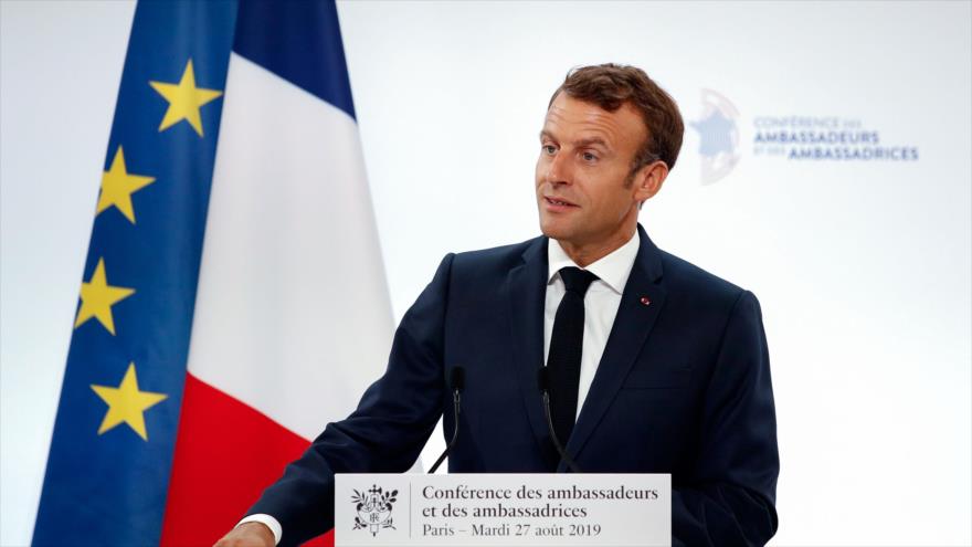 El presidente francés, Emmanuel Macron, habla ante los embajadores franceses en el Palacio del Elíseo, en París, 27 de agosto de 2019. (Foto: AFP)