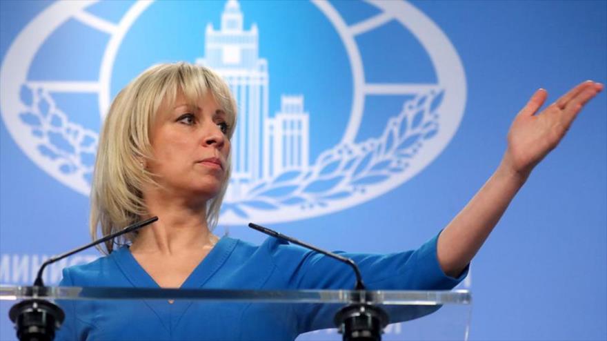 La portavoz de la Cancillería rusa, María Zajarova, en una rueda de prensa en Moscú, la capital de Rusia.