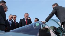 Erdogan dialoga con Rusia para comprar cazas en desaire a Trump