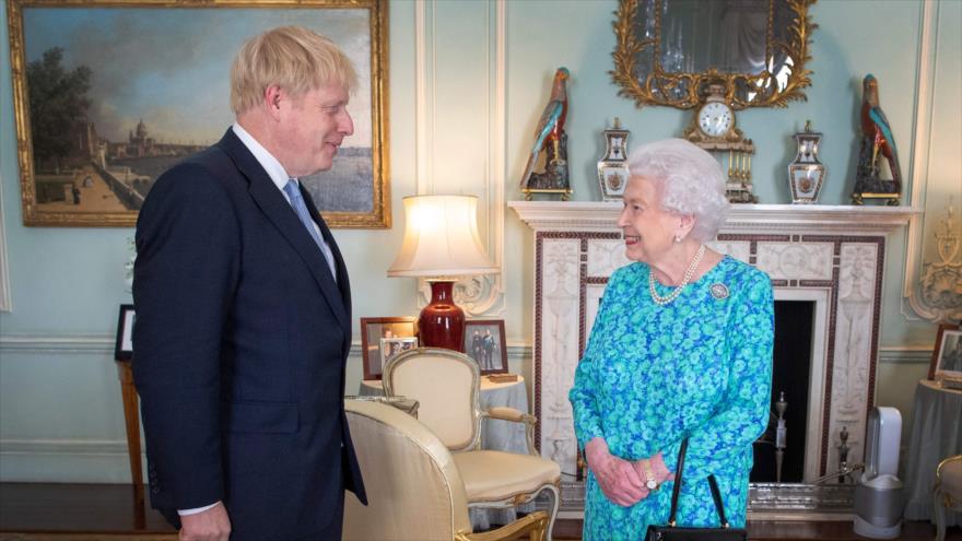 La reina británica Isabel II, recibe al premier, Boris Johnson, en el Palacio de Buckingham, Londres, 24 de julio de 2019. (Foto: AFP)