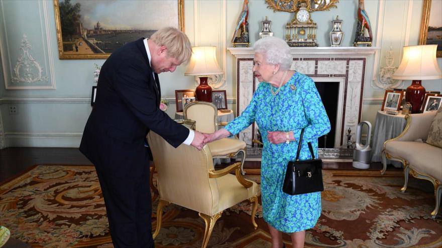La reina británica Isabel II, recibe al premier, Boris Johnson, en el Palacio de Buckingham, Londres, 24 de julio de 2019. (Foto: AFP)