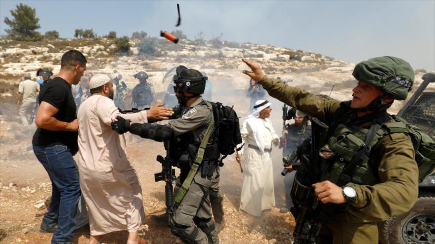 Fuerzas israelíes atacan a un reportero con granada aturdidora