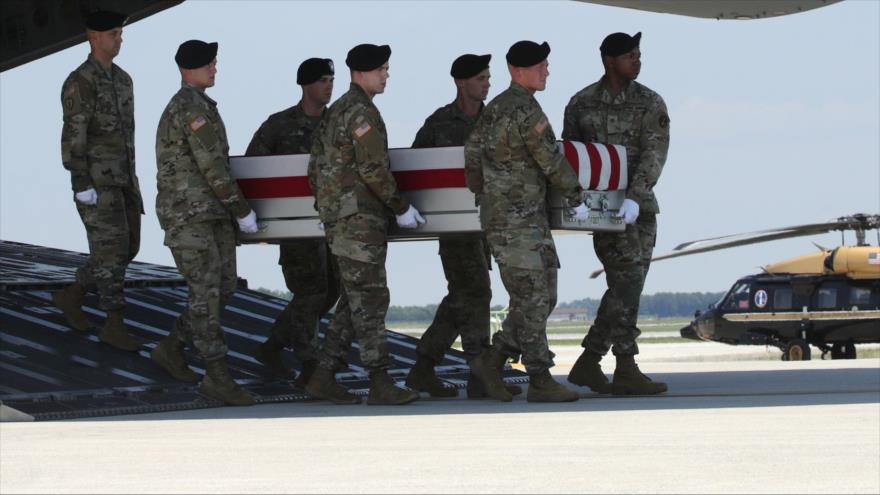 Trasladan el ataúd de un militar estadounidense muerto en Afganistán, Base Dover, EE.UU., 28 de junio de 2019. (Foto: AFP)