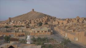 Irán: 1- Delfan en Lorestán, aceite de mantequilla 2- La ciudad de Anarak