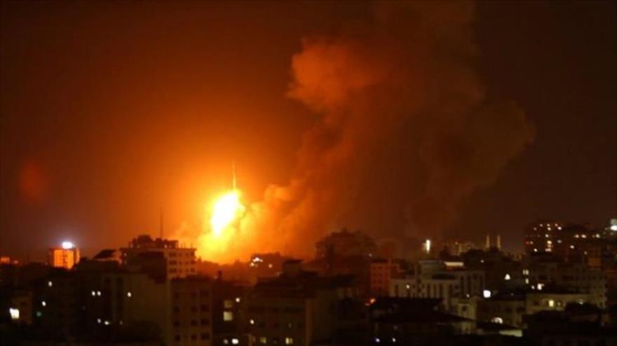 Artillería y aviones israelíes bombardean la Franja de Gaza