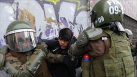 Violentos choques entre Carabineros y estudiantes chilenos 
