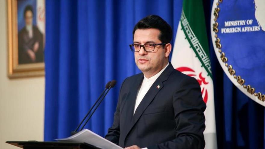 El portavoz de la Cancillería iraní, Seyed Abás Musavi, ofrece una rueda de prensa en Teherán.
