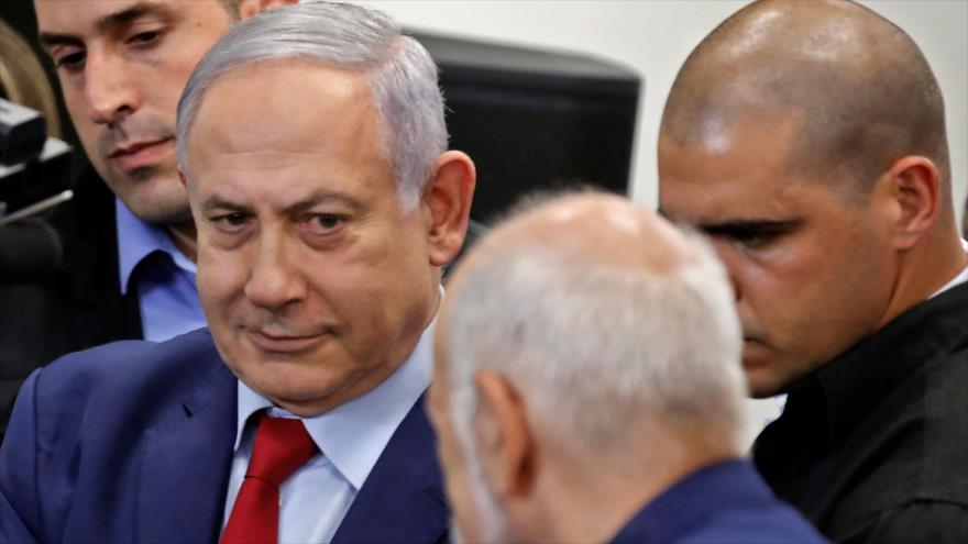 El premier israelí, Benjamín Netanyahu (izq.), se reúne con varias autoridades de Israel en Ramat Gan, cerca de Tel Aviv, 10 de septiembre de 2019. (Foto: AFP)