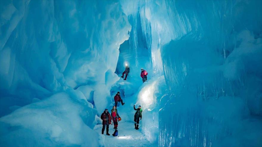Exploradores hallan un mundo subterráneo perdido en la Antártida | HISPANTV