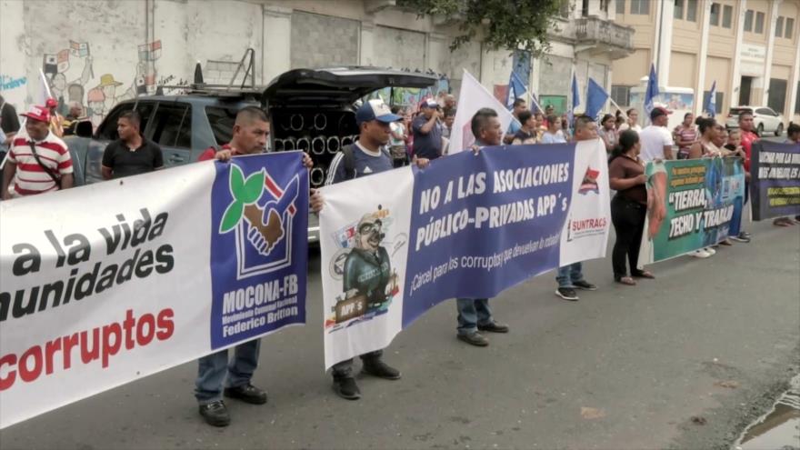 Familias residentes en Panamá protestan contra proyectos de Gobierno.