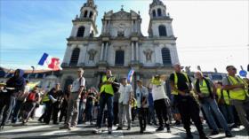 Musulmanes se manifiestan junto a ‘chalecos amarillos’ en Francia