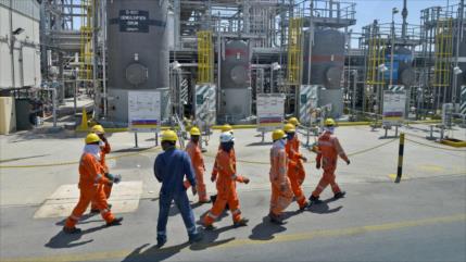 Riad ‘intimida’ a familias ricas para que financien a Aramco