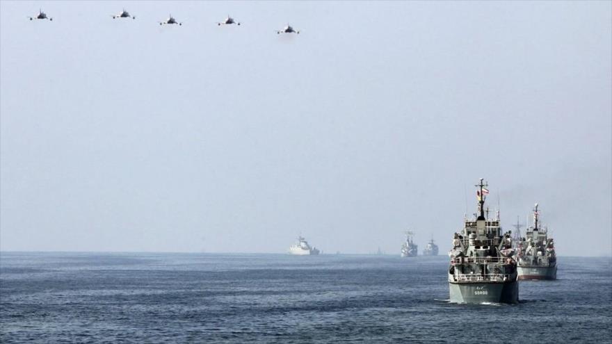 Una maniobra de la Fuerza Naval del Ejército de Irán en el mar de Omán.