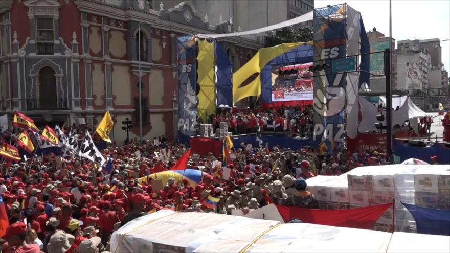 Venezolanos entregan más de 13 millones de firmas “No More Trump”
