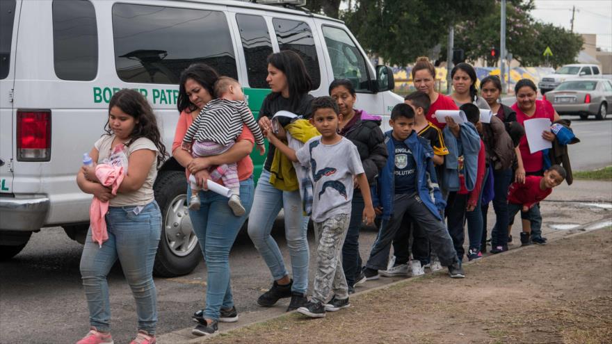 Familias migrantes centroamericanas en el estado estadounidense de Texas, 24 de julio de 2019. (Foto: AFP)