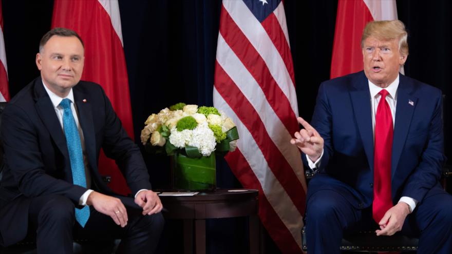 El presidente de EE.UU., Donald Trump (dcha.), y su par polaco, Andrzej Duda, en una reunión en Nueva York, EE.UU., 23 de septiembre de 2019. (Foto: AFP)