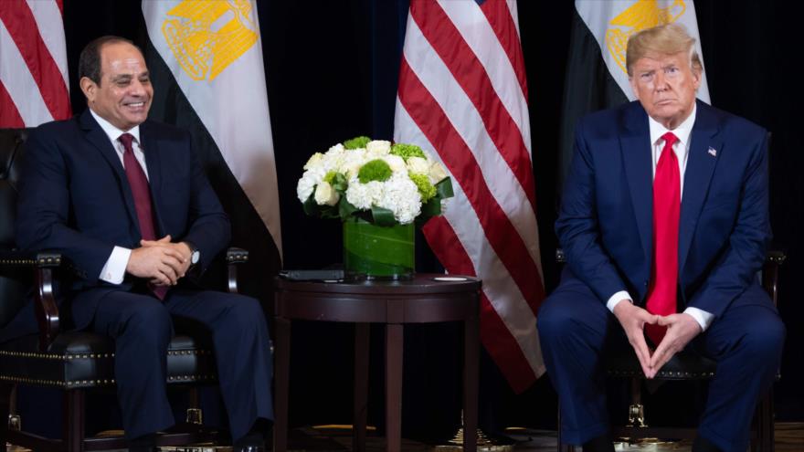 El presidente de EE.UU., Donald Trump (drcha.), reunido con su par egipcio, Abdel Fatah al-Sisi, en Nueva York, 23 de septiembre de 2019. (Foto: AFP)