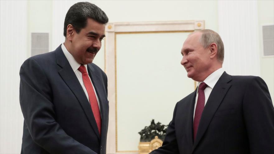 Putin ofrece “apoyo consistente” a Maduro ante “presión externa”