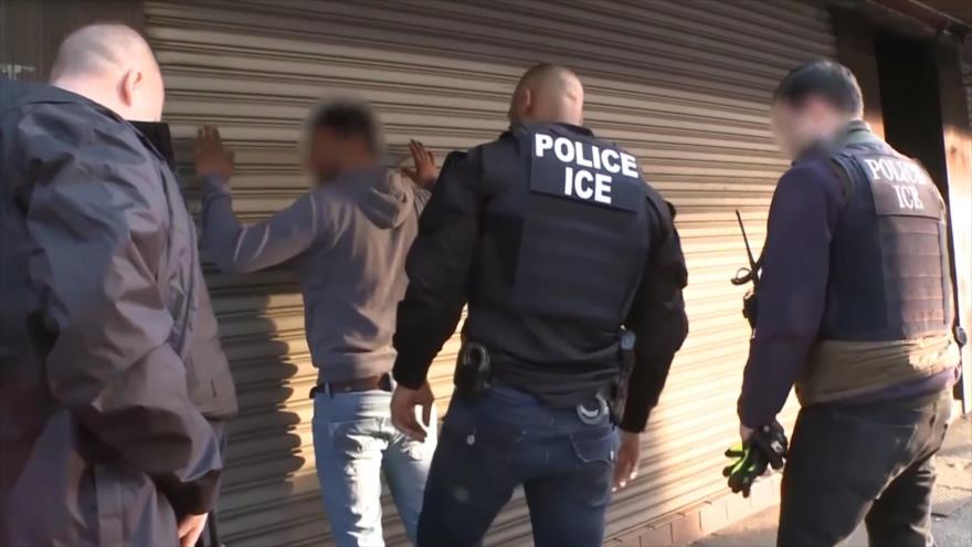 EEUU obliga a California deportar miles de inmigrantes cada mes