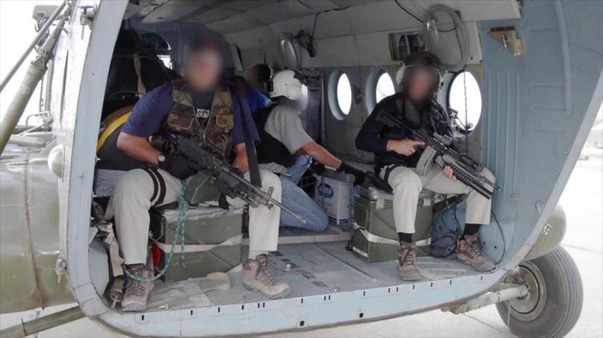 Agentes de la CIA parten a Afganistán en un Mi-17, el 19 de septiembre de 2001.
