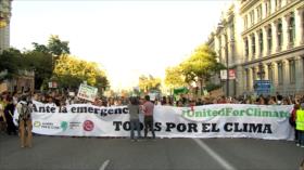 Miles de españoles marchan contra el cambio climático