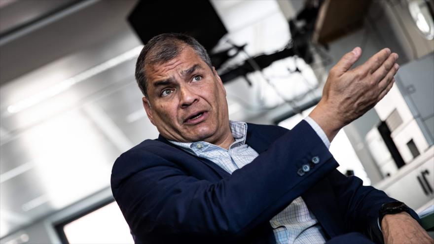 El expresidente de Ecuador, Rafael Correa, durante una entrevista en Bruselas, capital belga, 11 de abril de 2019. (Foto: AFP)