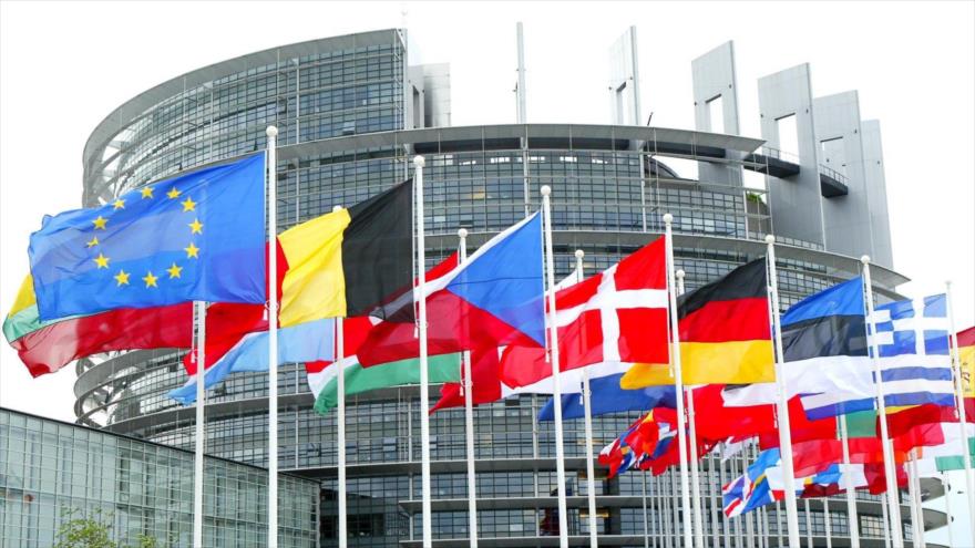 Las banderas de los países miembros de la Unión Europea (UE) en Bruselas, sede de este bloque.