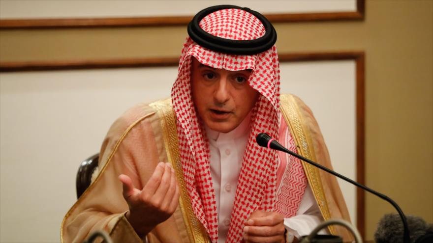 El ministro saudí del Estado para Exteriores, Adel al-Jubeir, ofrece una rueda de prensa, Londres, capital británica, 20 de junio de 2019. (Foto: AFP)