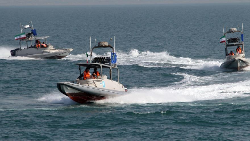 Lanchas rápidas de la Fuerza Naval del Cuerpo de Guardianes de la Revolución Islámica de Irán (CGRI) en el Golfo Pérsico, 2 de julio de 2019.