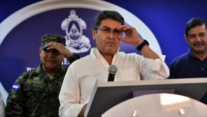 Fiscal de EEUU: Presidente de Honduras recibió soborno del Chapo