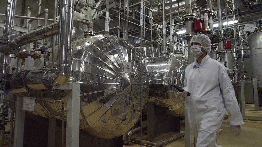 Un científico nuclear iraní en una planta nuclear. 