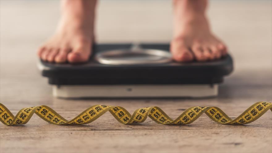 Disminuir de un 10 a un 15 por ciento el peso mejora el riesgo cardiovascular y problemas renales.