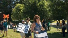 Activistas advierten a los migrantes sobre el peligro de ICE
