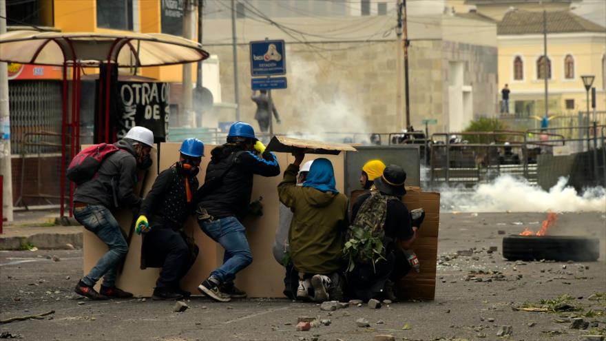 Ecuatorianos cumplen 10 días de protestas con represión policial