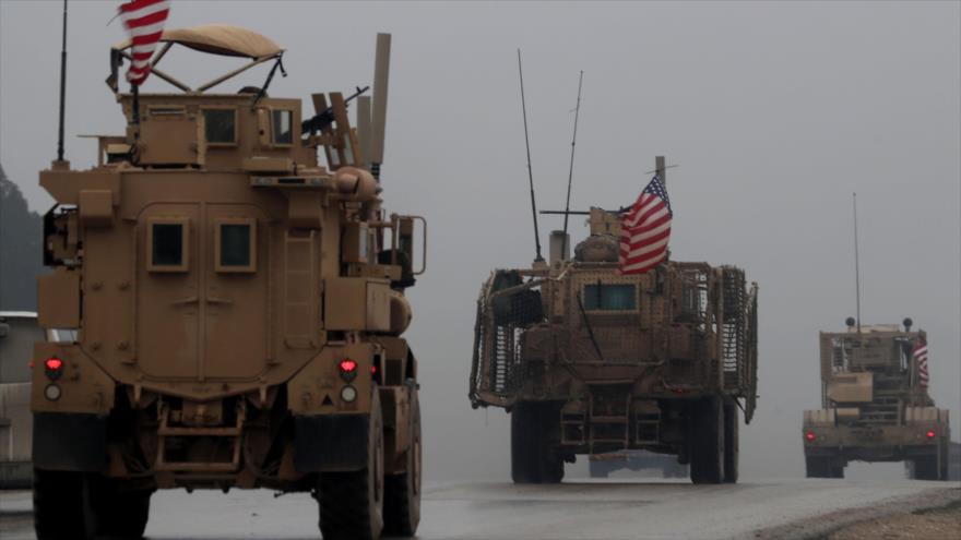 Un convoy de vehículos militares de EE.UU. en la ciudad de Manbij, sita en el norte de Siria, 28 de diciembre de 2018. (Foto: AFP)
