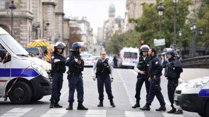 Detienen a 5 personas relacionadas con ataque a policías de París