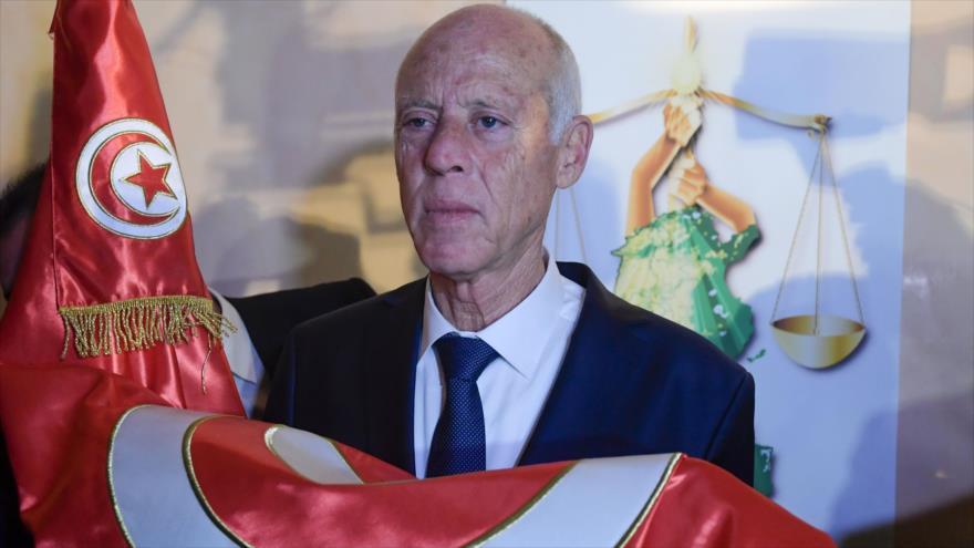 Tunecinos celebran en las calles la victoria del propalestino Said