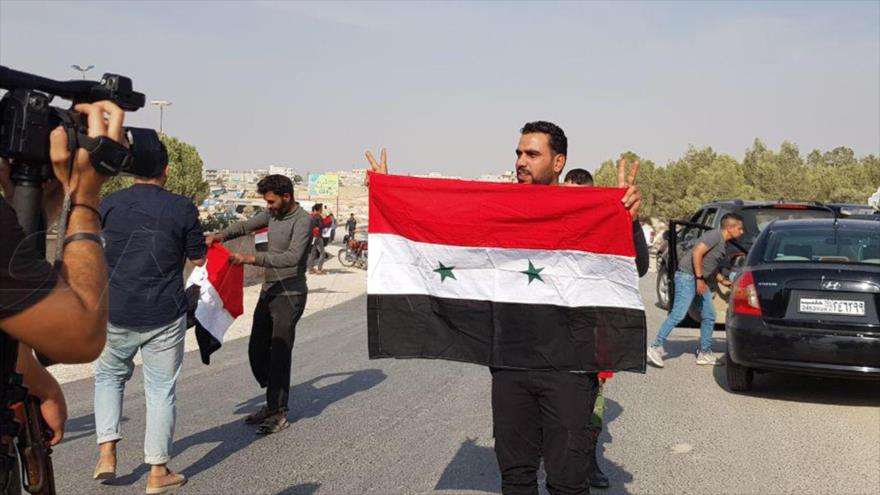 Vídeo: Sirios celebran llegada del Ejército a Manbij | HISPANTV