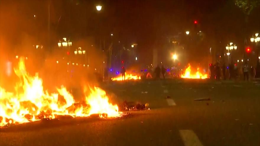 Cataluña vive su segundo día de protestas con más violencia